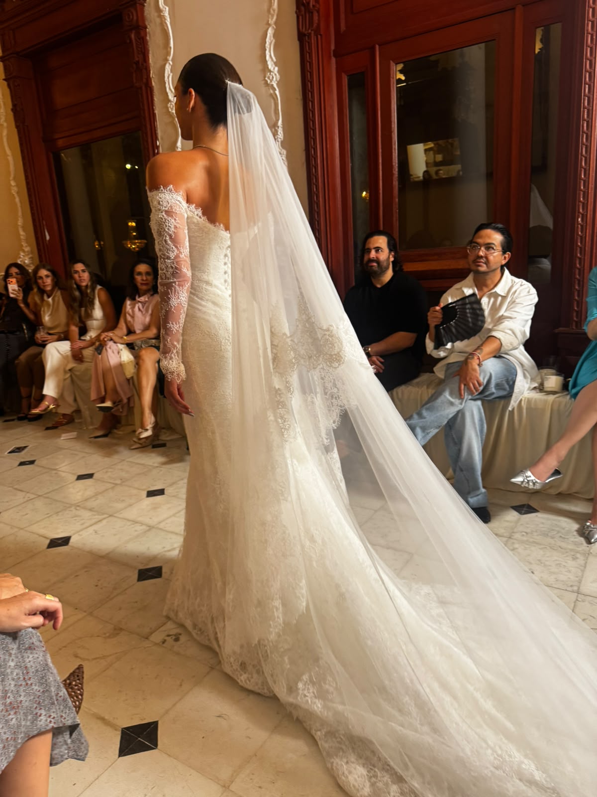 Claudina Ceballos Atelier presenta LATENS Vol. I: 22 looks donde lo oculto cobra vida